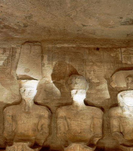Foto de Excursión privada de un día completo a Abu Simbel en autobús
